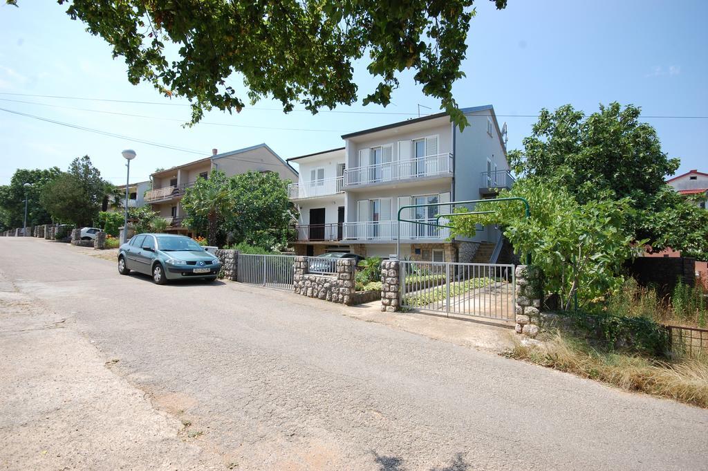 Apartments Jakobi By El-Pi Tours Njivice Exterior photo